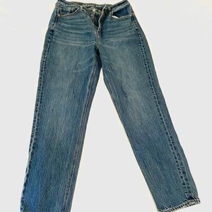 AE Mom Straight Jean